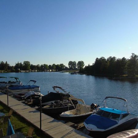 Kit Wat Motel & Marina Sauble Beach Eksteriør billede