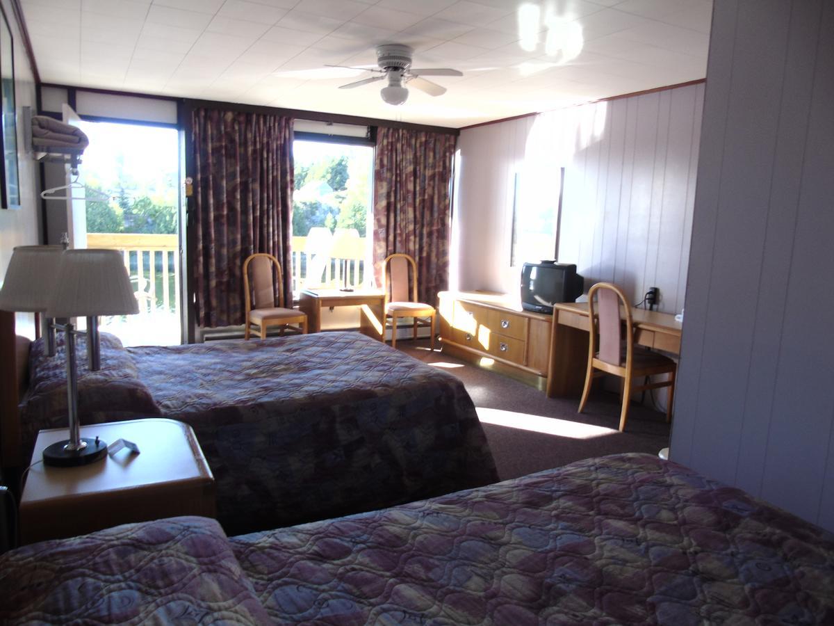 Kit Wat Motel & Marina Sauble Beach Eksteriør billede