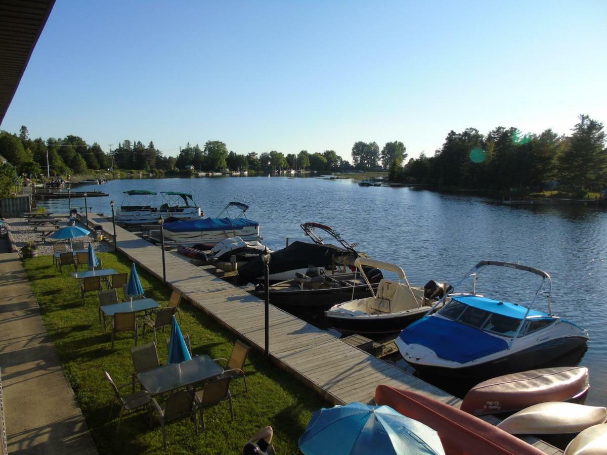 Kit Wat Motel & Marina Sauble Beach Eksteriør billede